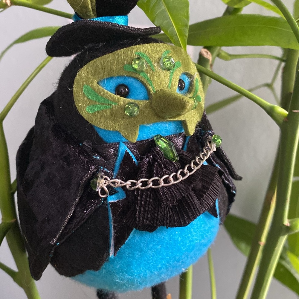 Hyde and Eek Bird 2018 Peridot Halloween Masquerade for Target Curiosities Decor